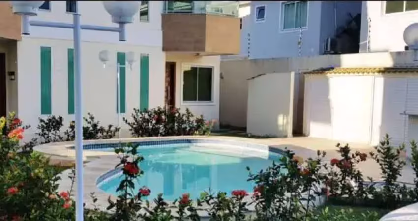 EXCELENTE CASA EM CONDOMÍNIO FECHADO NO PORTINHO - CABO FRIO!
