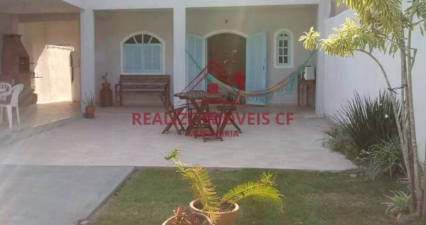 Casa térrea com 2 quartos na Praia do Foguete!!!