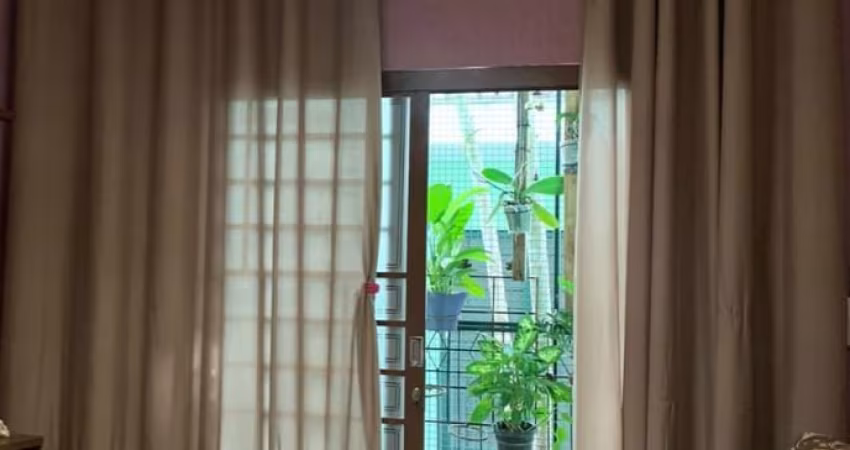 Lindo apartamento térreo à venda condomínio Suzana, com 2 dormitórios, sala, cozinha, área de serviço, banheiro social, vaga de garagem, portaria 24 horas.