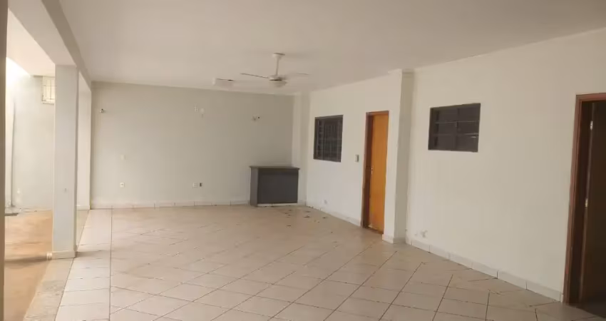 Casa com 3 quartos à venda na Rua 15 de Novembro, 180, Centro, Pirassununga