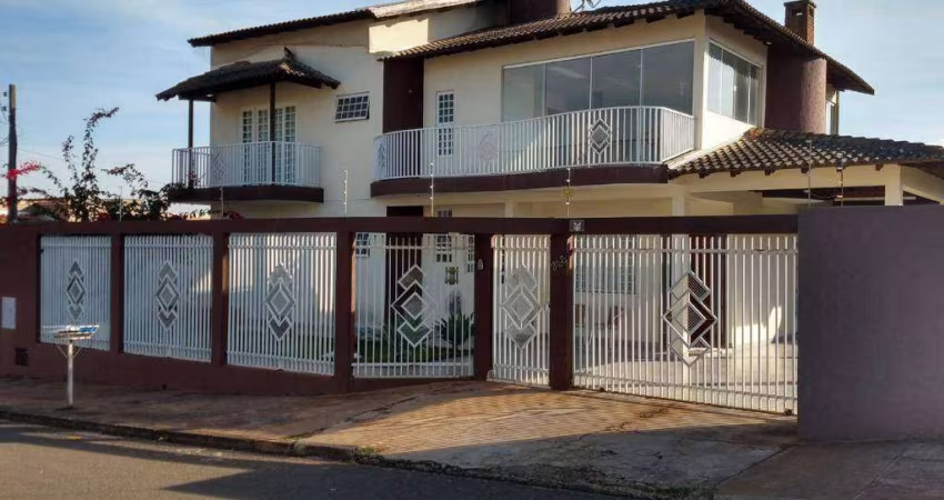 Casa com 4 dormitórios para alugar, 236 m² por R$ 3.500,00/mês - Jardim Continental - Londrina/PR