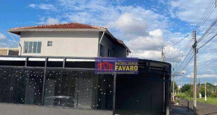 Primeiro andar tipo coorporativo, contendo Três salas, todas com wc social, uma com sacada, pequena antessala de espera. Ideal para:  Escritorios; Est