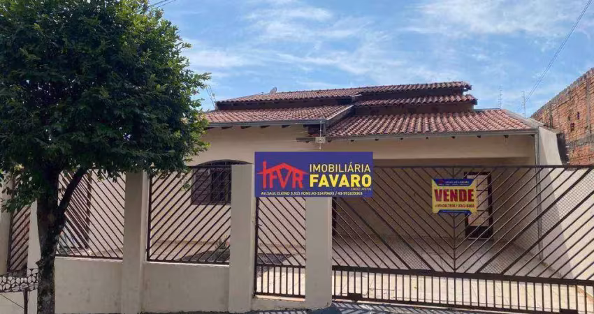 Casa jardim athenas, rua nicolina sarmento. contendo quatro quartos, sendo uma suite, sala de estar ampla, copa, cozinha,