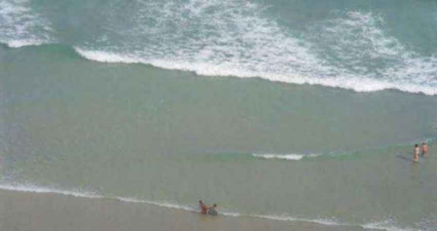 PITANGUEIRAS- FRENTE AO MAR  COM VISTINHA LATERAL , EXCELENTE APARTAMENTO.
