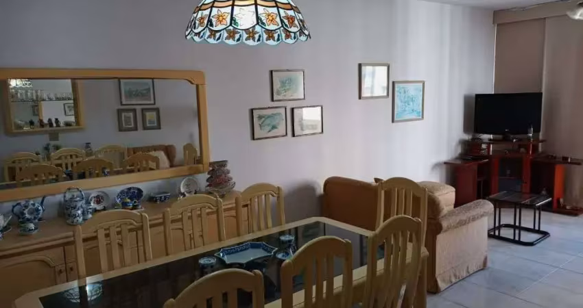 Localização privilegiada- uma quadra da praia - 130 m² úteis