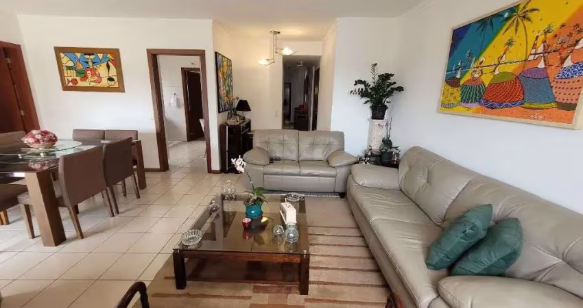 Astúrias – uma quadra da praia, maravilhoso apto com 124 m² úteis, 01 vaga de garagem no prédio, piscina e salão de jogos e festas.
