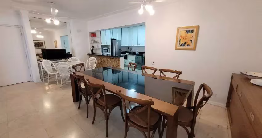 Apartamento com 3 dormitórios, sendo 1 suíte, varanda gourmet, predio com piscina, 1 quadra da praia das astúrias