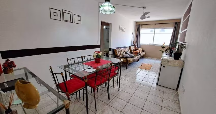 APARTAMENTO COM 2 DORMITÓRIOS, SENDO 1 SUÍTE, HÁ 2 QUADRAS DA PRAIA DE PITANGUEIRAS.