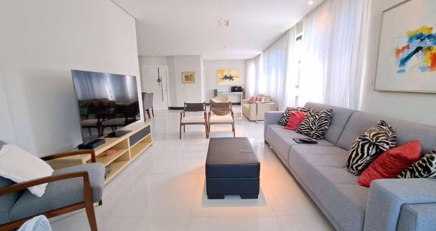 APARTAMENTO AMPLO REFORMADO COM  2 VAGAS DE GARAGEM LAZER NO PRÉDIO