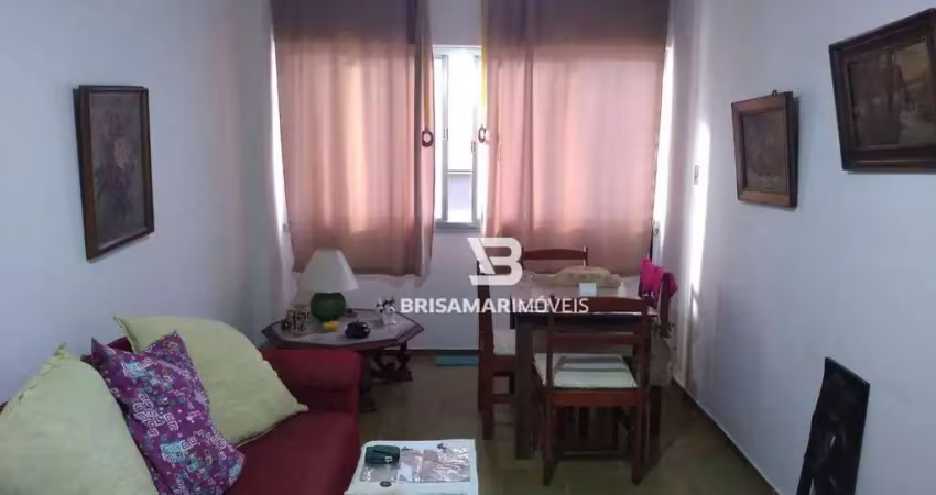 Pitangueiras - na segunda quadra da praia , localização privilegiada.