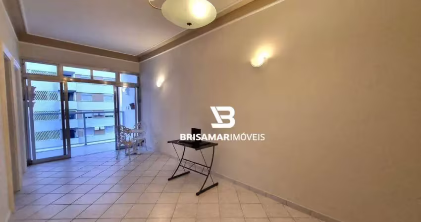 Pitangueiras- uma quadra da praia , totalmente reformado, garagem demarcada no prédio.