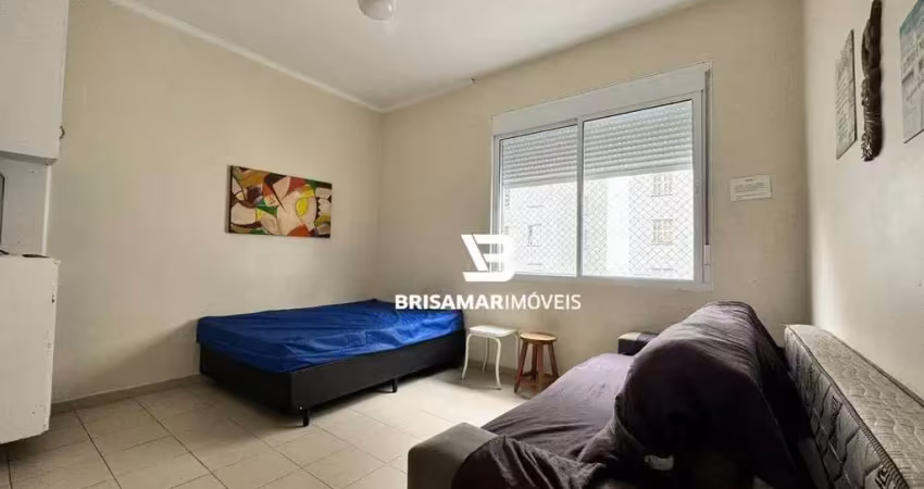 Pitangueiras- na quadra da praia , localização espetacular , condomínio baixo.