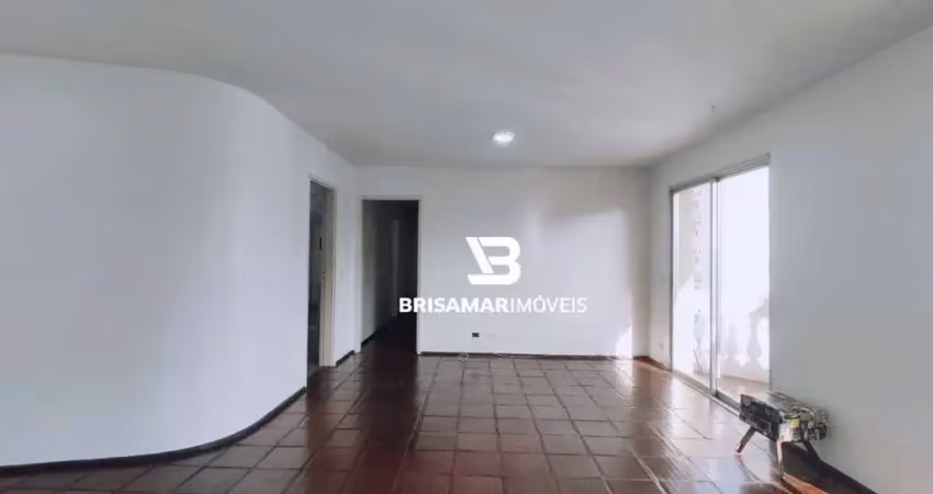 Pitangueiras - uma quadra da praia, próximo ao shopping.