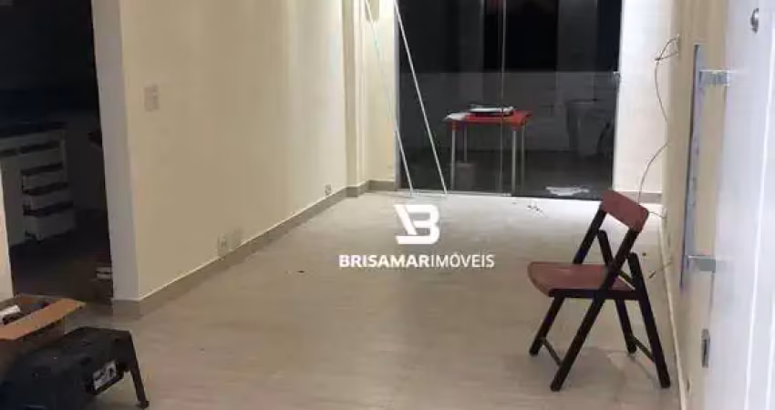 Enseada- ao lado do pão de açucar , totalmente reformado, garagem no prédio.