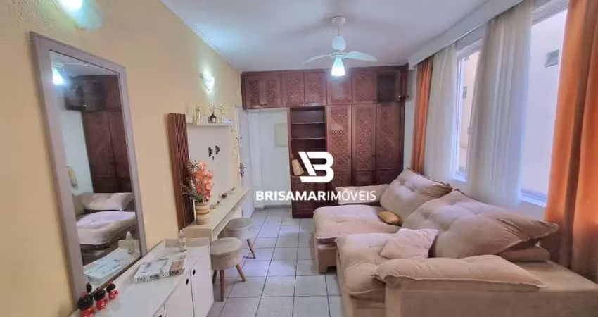 Pitangueiras- uma quadra da praia , localização espetacular.