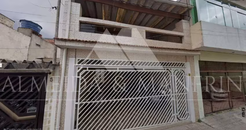 Imóvel espaçoso e bem conservado em rua tranquila e familiar!!!