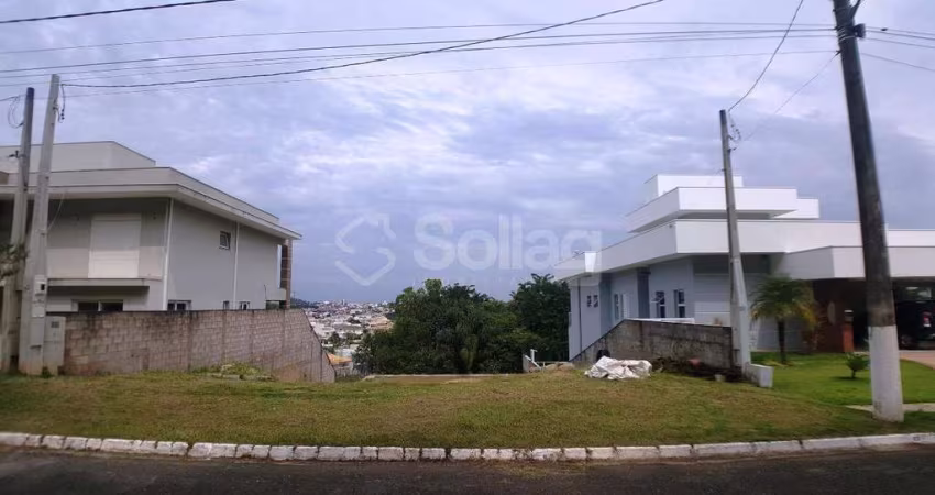 Terreno para compra no condomínio Terras de Vinhedo em Vinhedo, interior de São Paulo.
