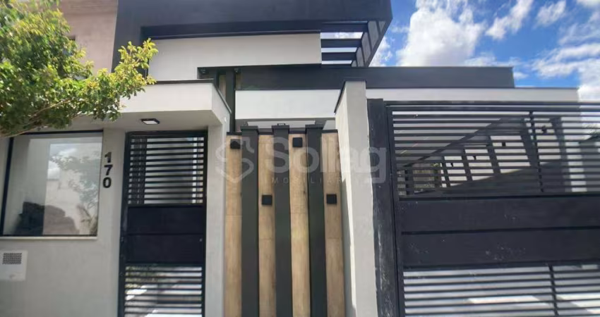 Casa térrea localizada em Residencial Central na cidade de Vinhedo, São Paulo.