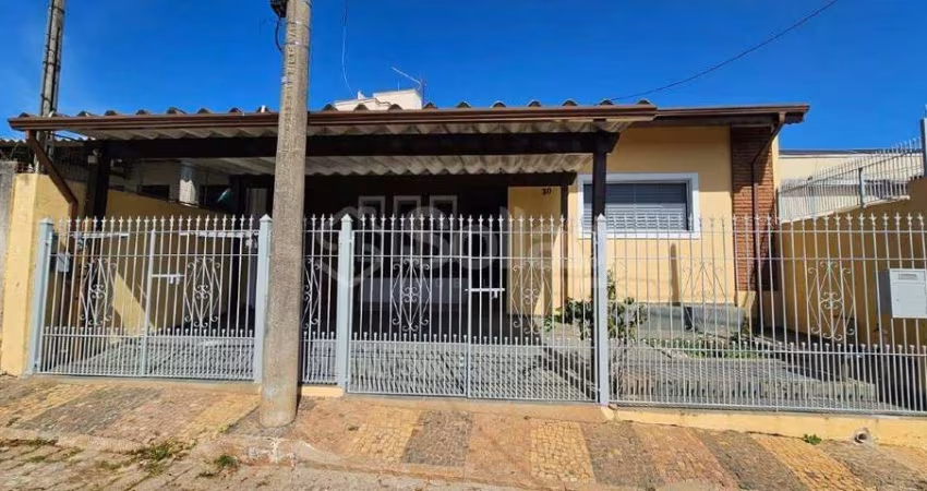 Casa térrea para comprar no bairro Papelão em Valinhos, São Paulo