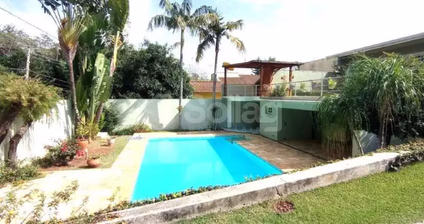Casa para alugar no condomínio marambaia em vinhedo - sp com muito verde, clube, pista de caminhada, portarias com segurança 24 horas,.