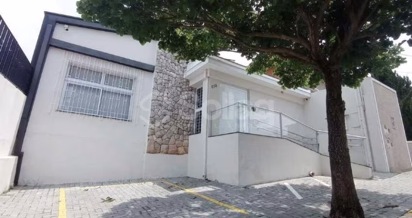 Sala 07 para alugar em ótima localização na cidade de Vinhedo - SP com 11,36 m² piso em porcelanato, ar-condicionado, interfone banheiro privativo