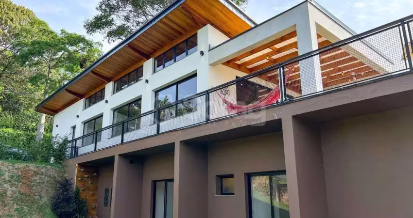 Casa moderna a venda em vinhedo no condomínio santa fé .