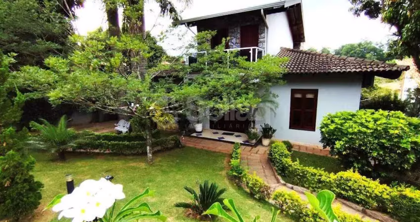 Casa em condomínio à venda no Condomínio Vista Alegre - Sede em Vinhedo, São Paulo.