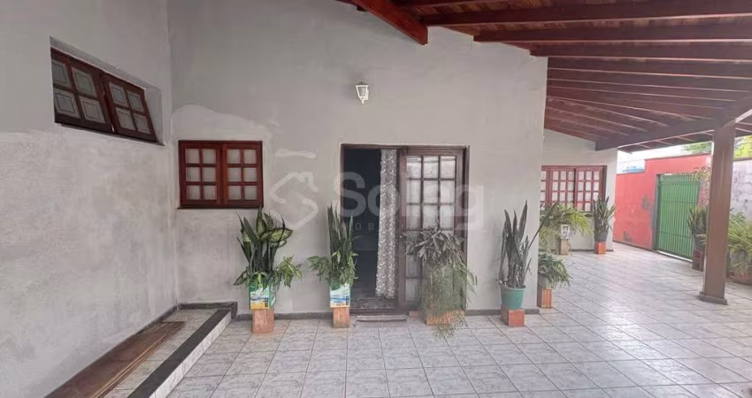 Casa térrea residencial/comercial à venda no No Bairro Jardim Bela Vista em Vinhedo - interior de São Paulo.