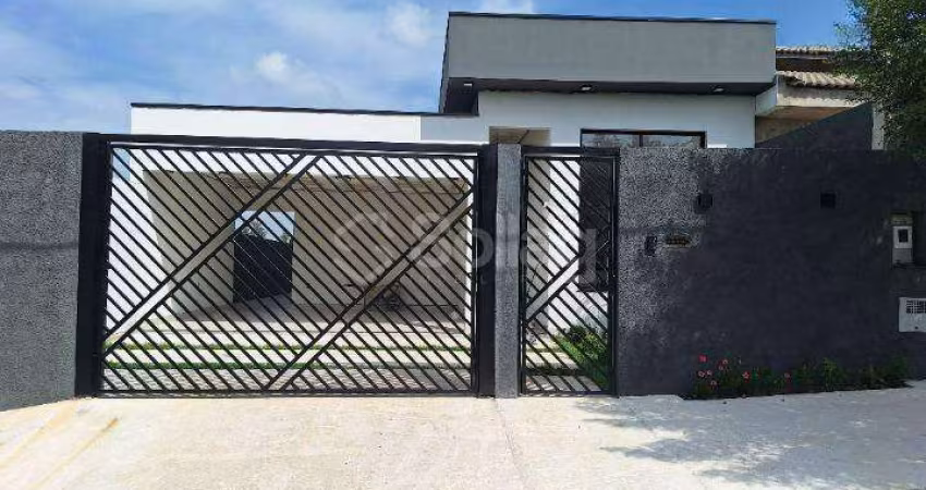 Casa á venda no Residencial Capivari em Louveira, interior de São Paulo.