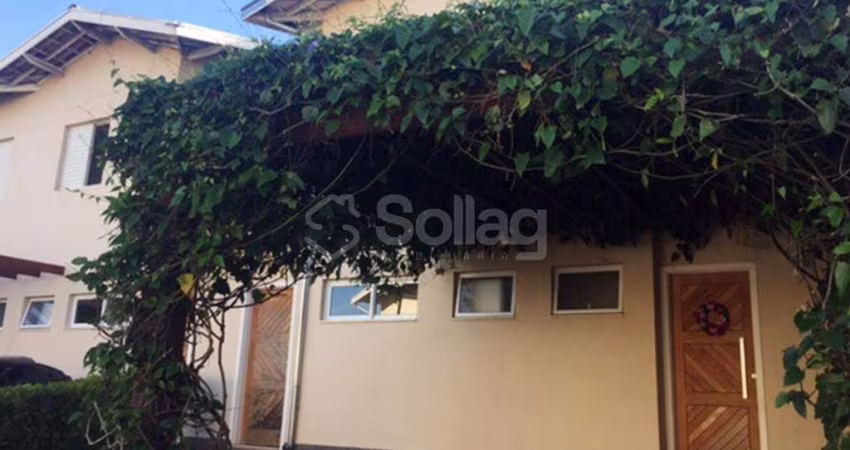 Sobrado para alugar em Vinhedo com 3 quartos sendo 1 suite no condomínio Mirante das Estrelas.
