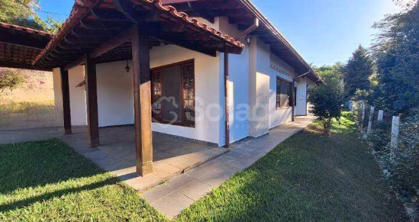 Casa térrea para alugar 3 quartos, 1 suite, 4 banheiros, piscina, churrasqueira em Vinhedo -SP