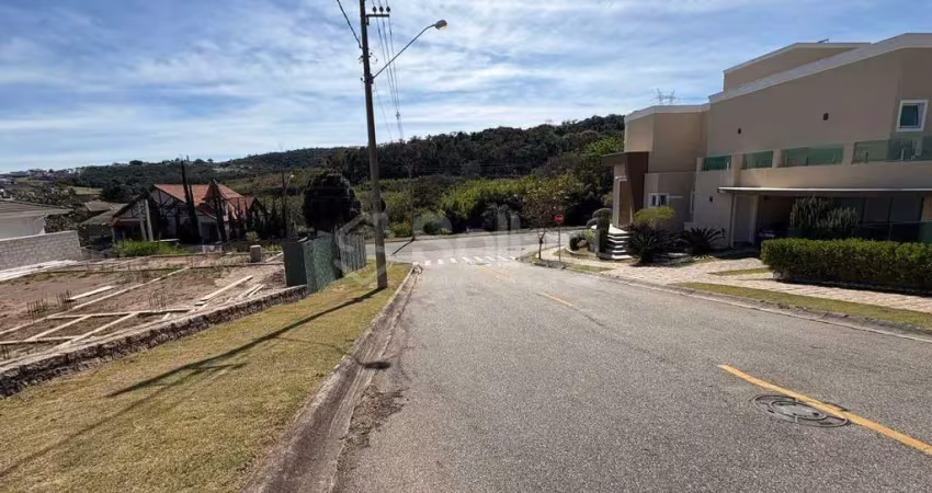 Terreno de esquina plano com 636m no condominio santa isabel em louveira.