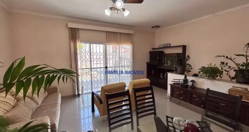 Casa com 3 quartos para alugar na Rua 9 de Julho, --, Marapé, Santos