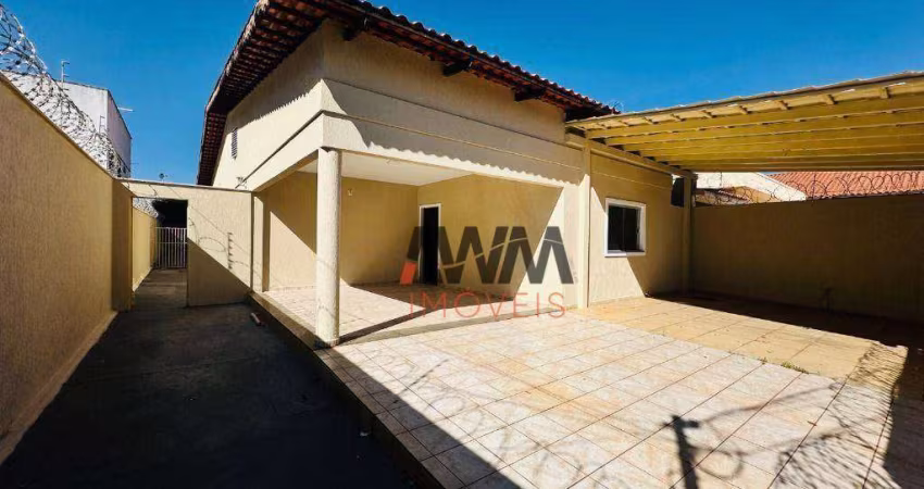 Casa com 3 quartos 1 suíte à venda, 200 m² por R$ 700.000 - Setor dos Funcionários - Goiânia/GO