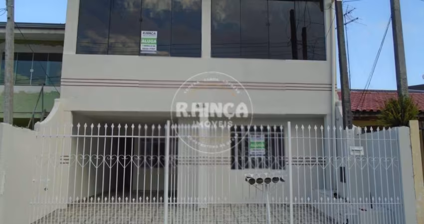 Casa com 3 quartos para alugar na Rua Nicodemus Zeglin, 394, Uberaba, Curitiba