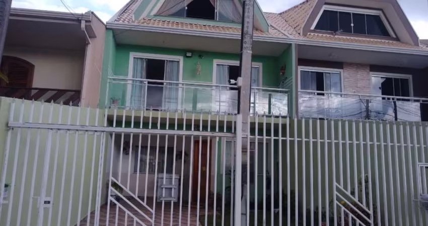 Sobrado com 3 quartos  à venda, 202.00 m2 por R$850000.00  - Capao Raso - Curitiba/PR