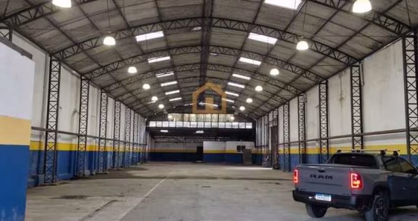 Excelente Galpão no Centro de Santos: Terreno com 1100m² de Área Coberta