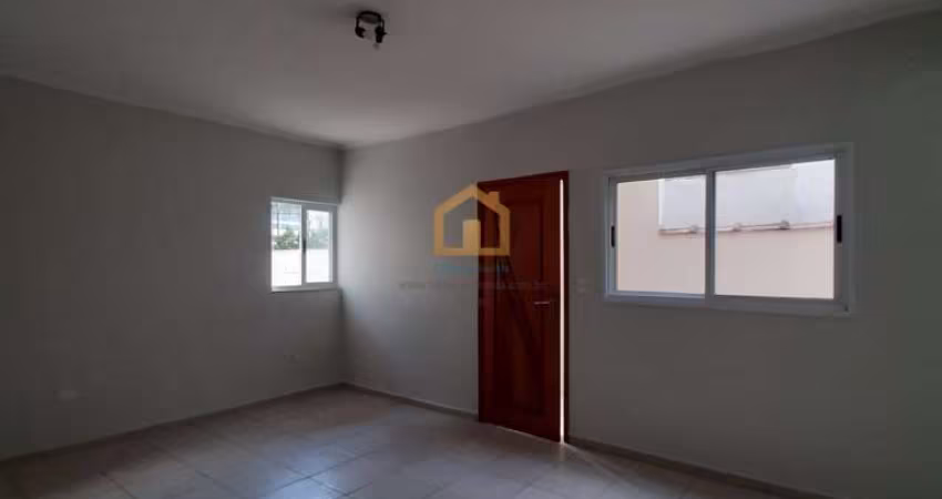Casa Sobreposta Baixa com 3 Dormitórios | 1 Suíte | 110m² | 1 Vaga de Garagem