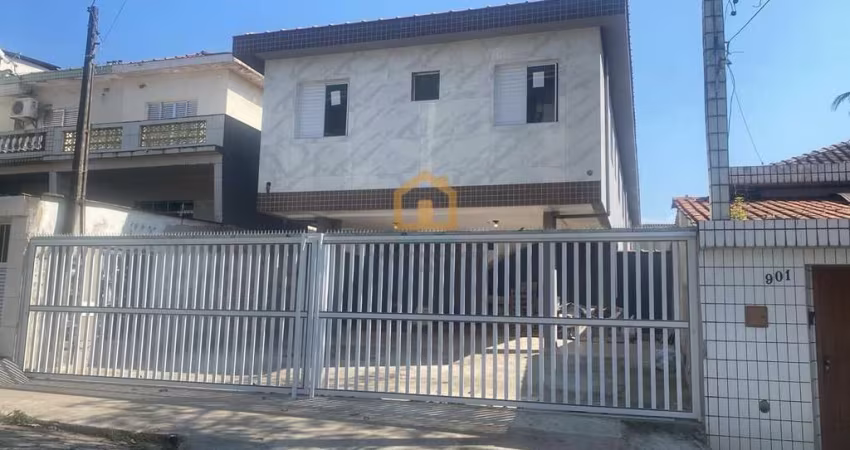 Casa Sobrado, 2 quartos  2 Banheiros.