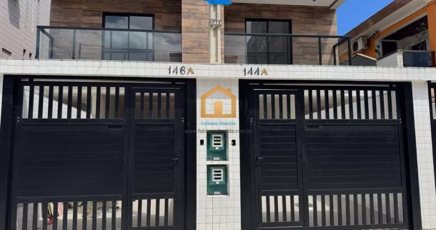 Casa Sobreposta Baixa - 3 Dormitórios, 1 suíte privativa + 2 suítes americanas.