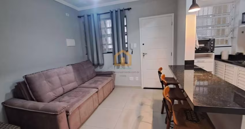 Kitnet Reformada com Quarto Separado na Avenida da Praia