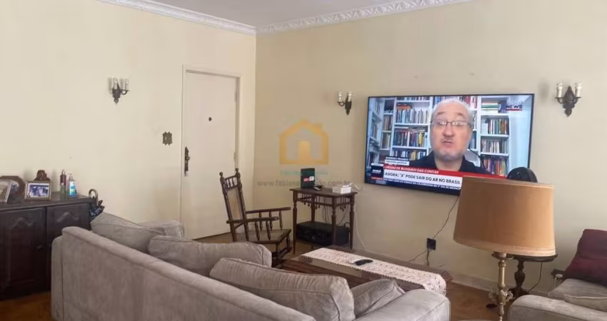 Apartamento Amplo com 3 Dormitórios e Dependência de Empregada - 163m²