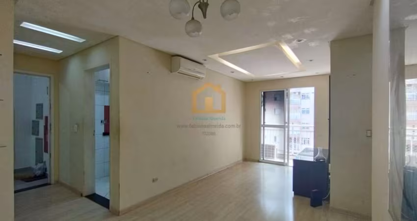 Apartamento com 2 Dormitórios e Varanda à Venda