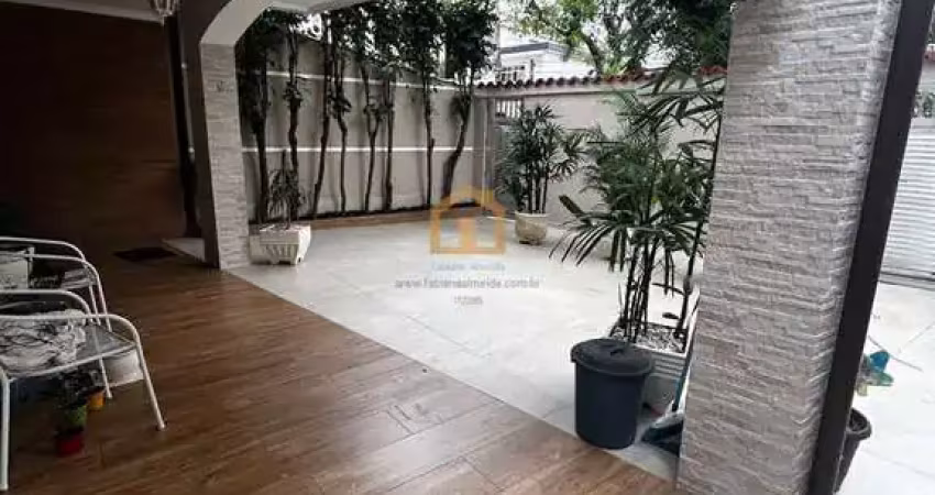 Casa sobrado 3 dormitórios, sendo 1 suíte espaçosa.