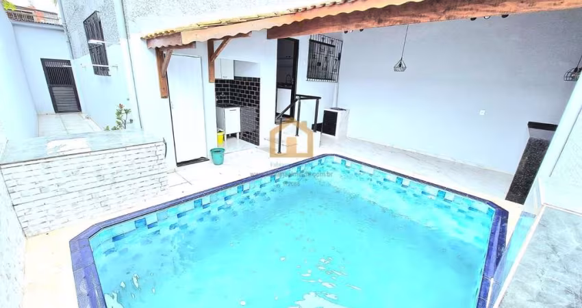 Sobrado Reformado e Modernizado com Piscina - Centro - São Vicente