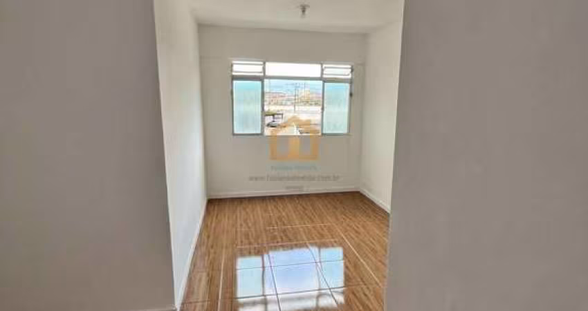 Apartamento, no Bairro Saboó, em Santos/SP.
