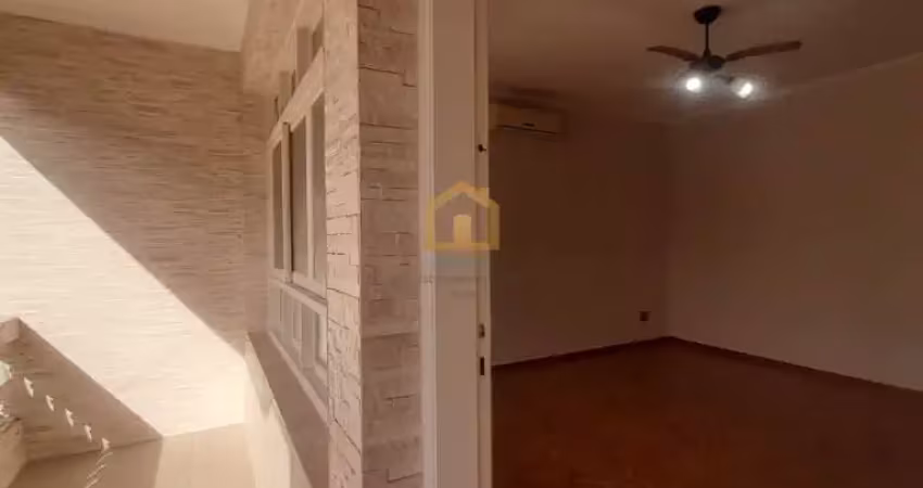 Casa Sobreposta Alta - Próximo a Ana Costa - Santos/SP.