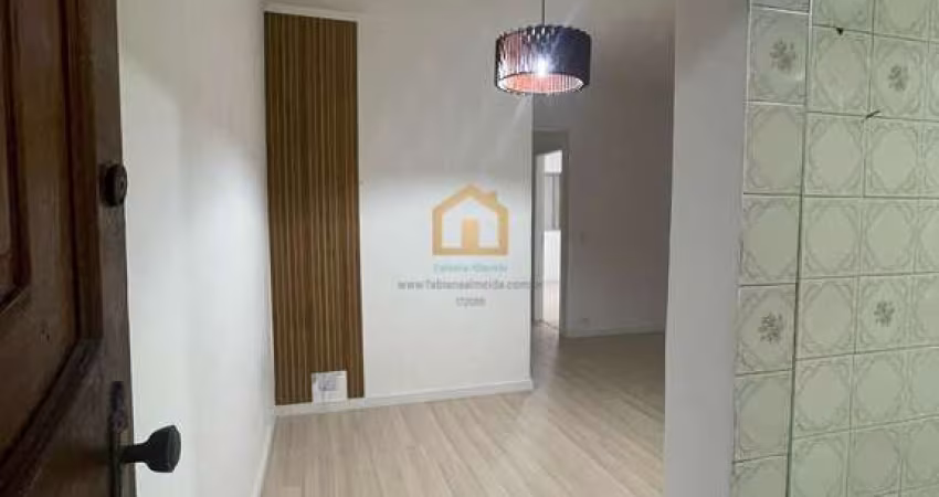 Apartamento, no Bairro Saboó, em Santos/SP.