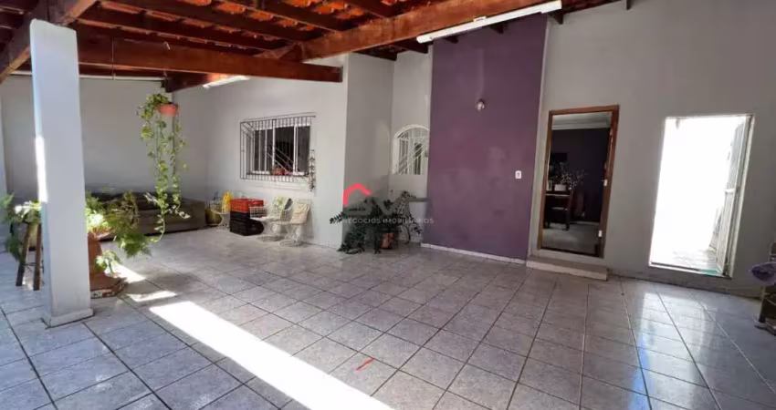 Casa com 2 quartos à venda no Santa Mônica, Uberlândia 