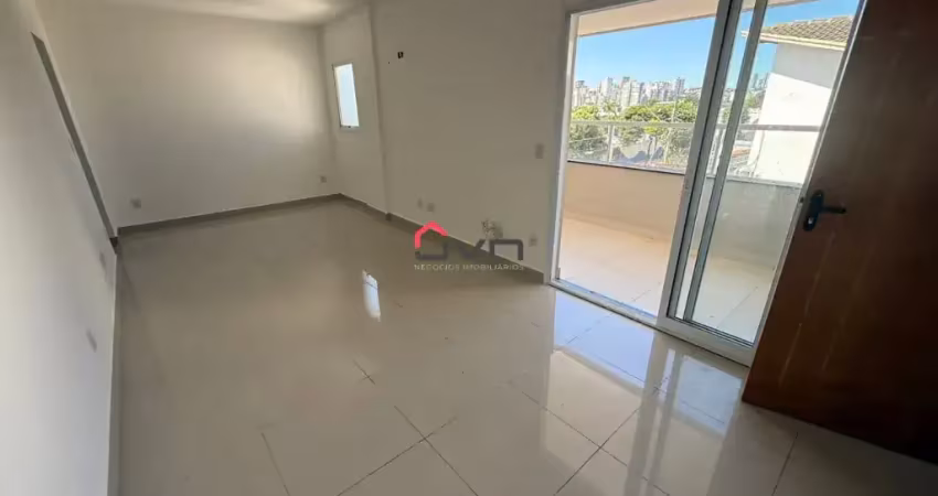 Alugo apto no bairro tubalina com armários e elavador